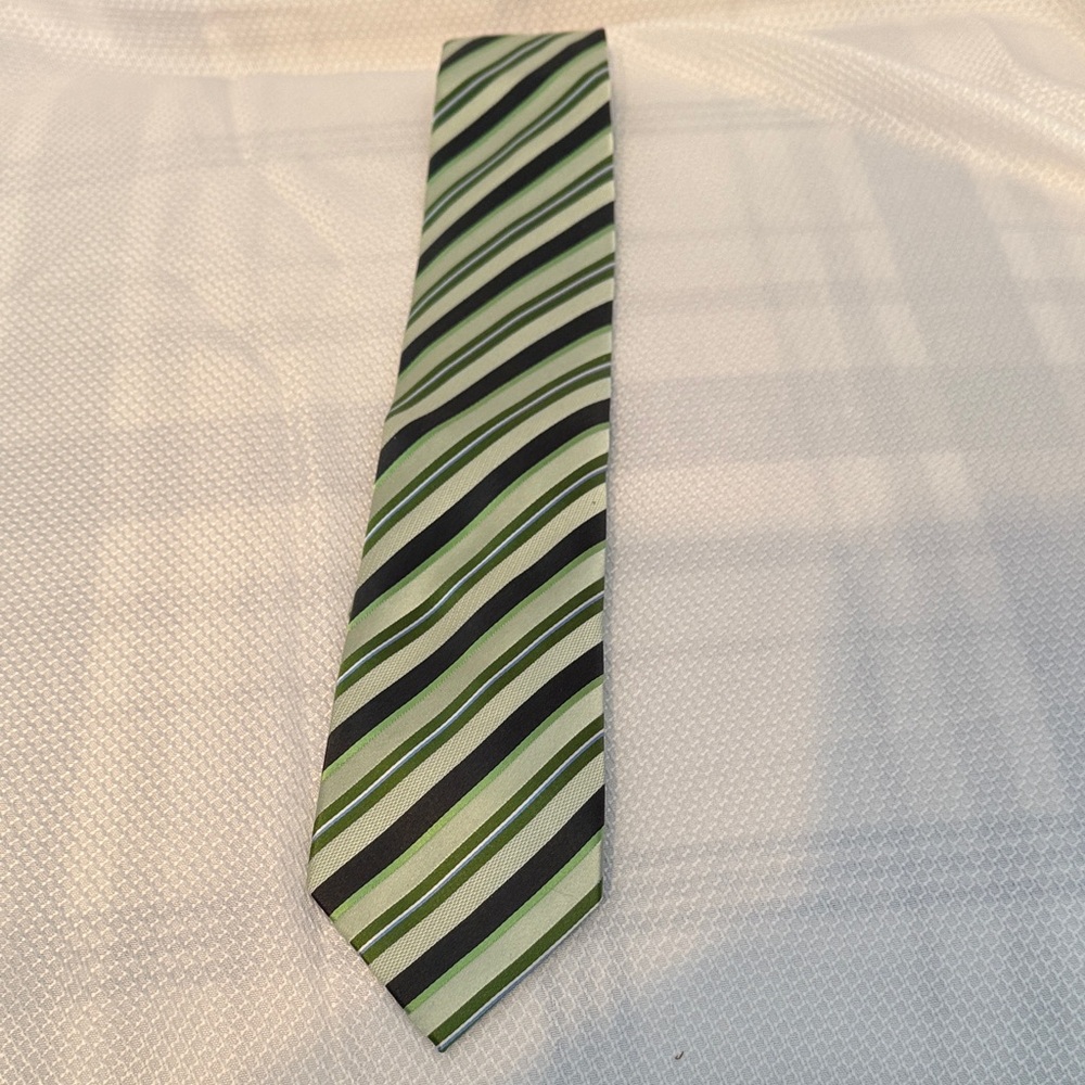 Geoffrey Beene Men Silk Tie Green Black Striped Handmade Necktie Classic